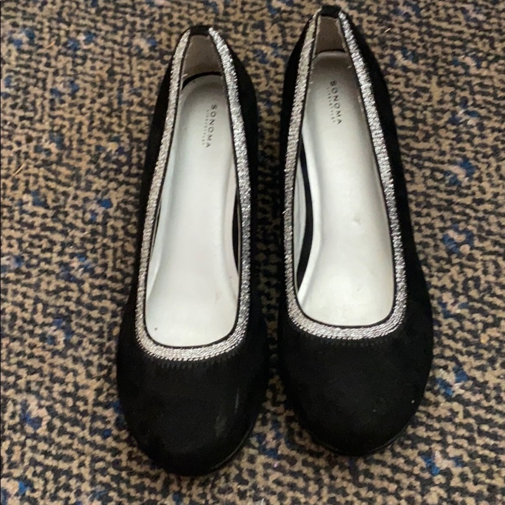 Women’s wedges.